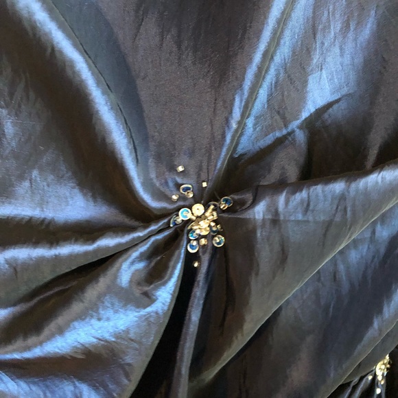 Floor length ball gown - Picture 3 of 6